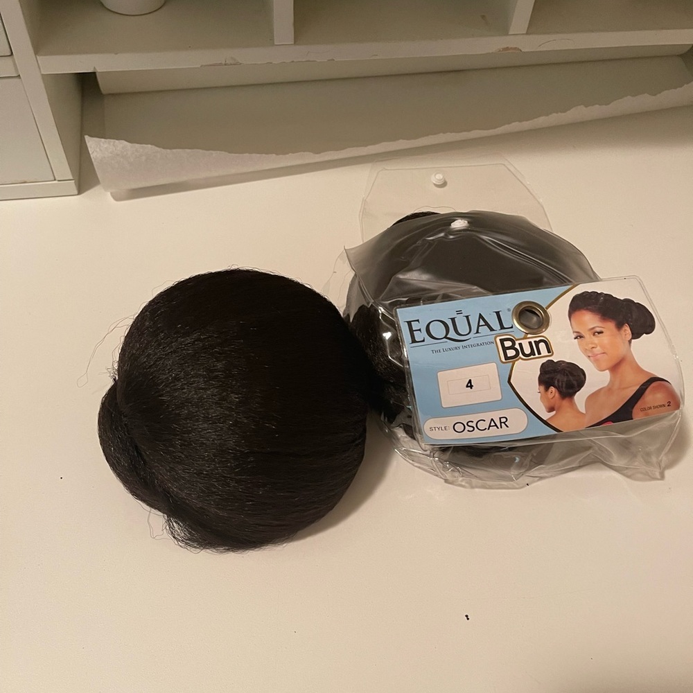 Two equal Oscar bun new never used